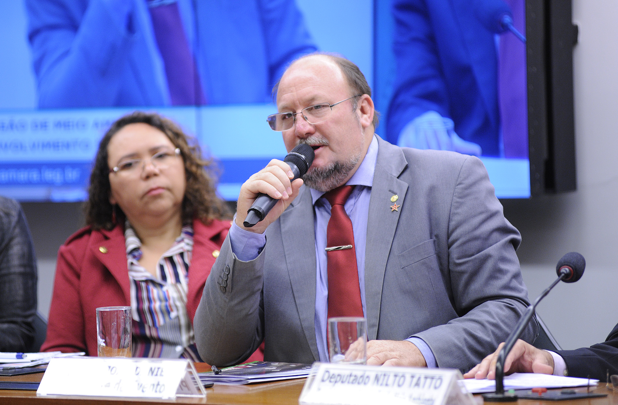 Quase mil emendas propõem mudanças na reforma trabalhista
